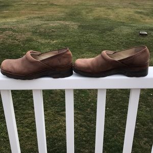 EUC Frye women’s slip on in